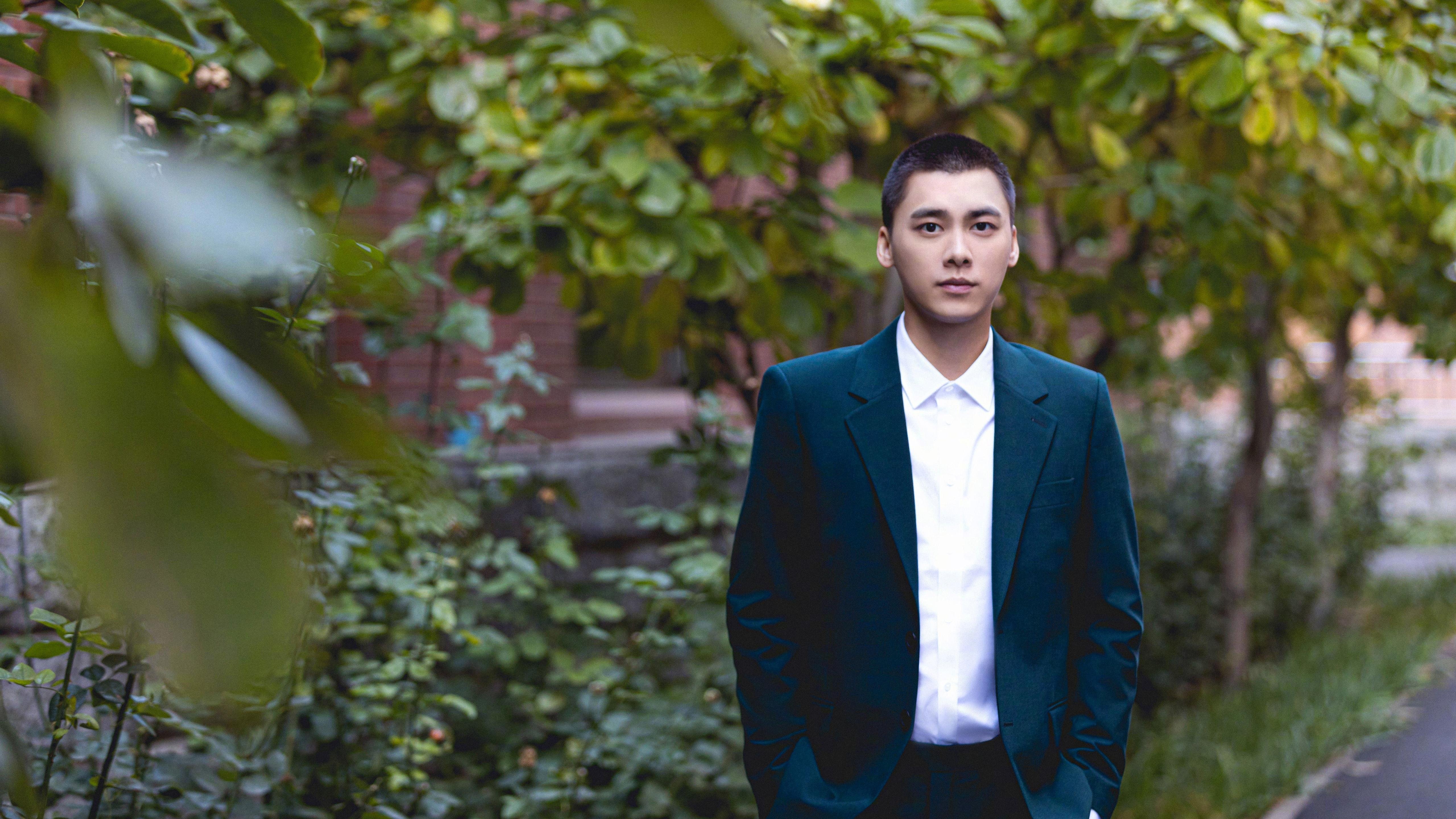 黄蜂军团异军突起，库里化身关键先生刺穿篮网