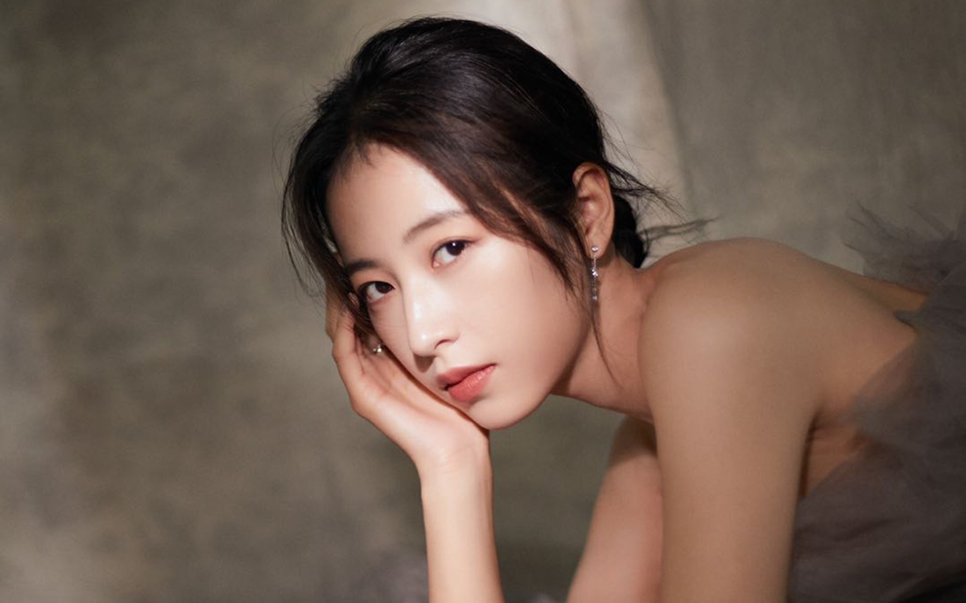 看不见的霍勒迪，英超争冠夜的另类锁喉