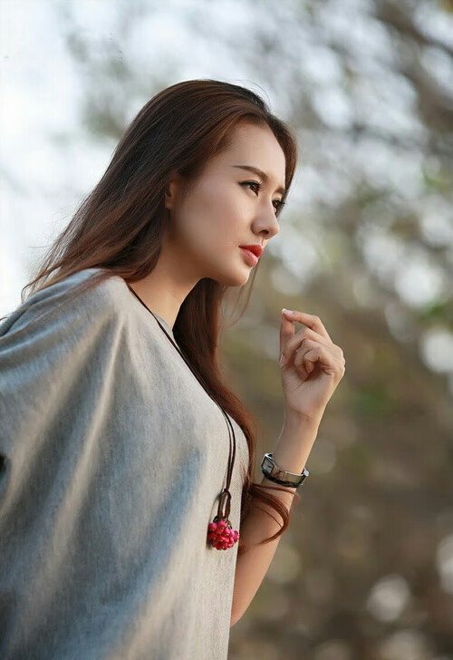 时空裂缝中的绿茵传奇，当克瓦拉茨赫利亚错位点燃荷中大战